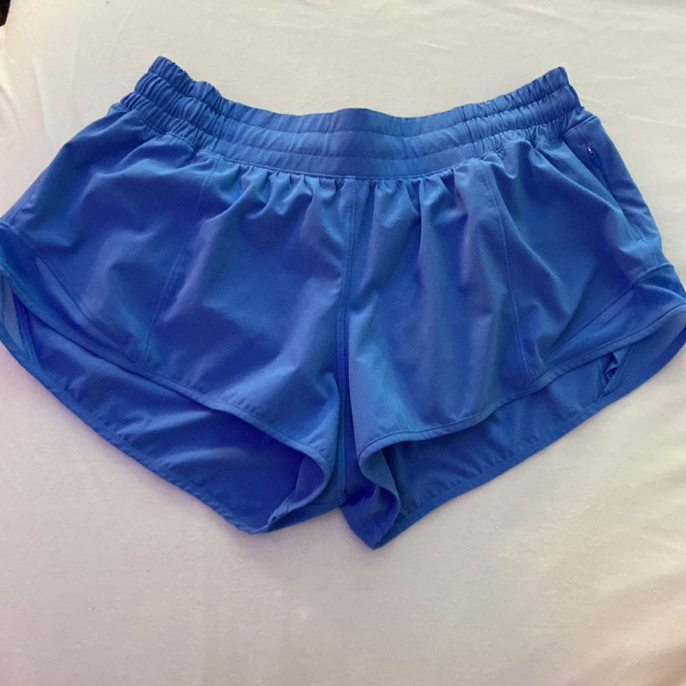 lululemon hotty hot 2.5 low rise shorts size 8 in blue nile
